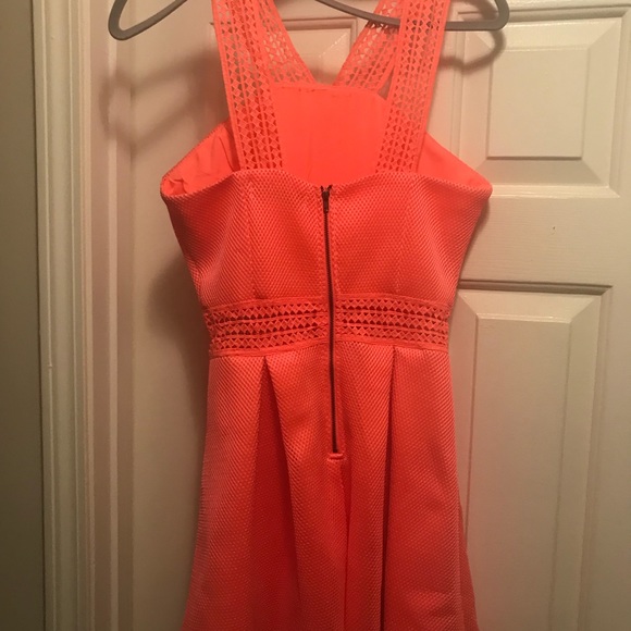 Dress - Picture 3 of 3